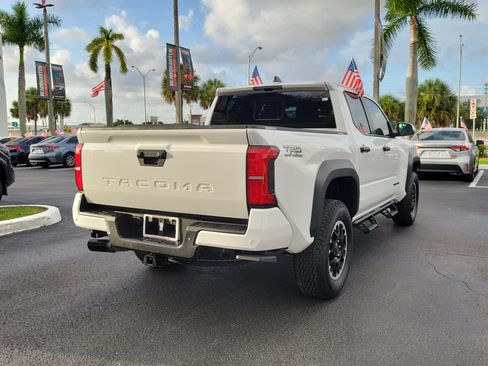 Used 2024 Toyota Tacoma TRD Off-Road w/ TRD Off Road Upgrade Package AWD/4WD image 11