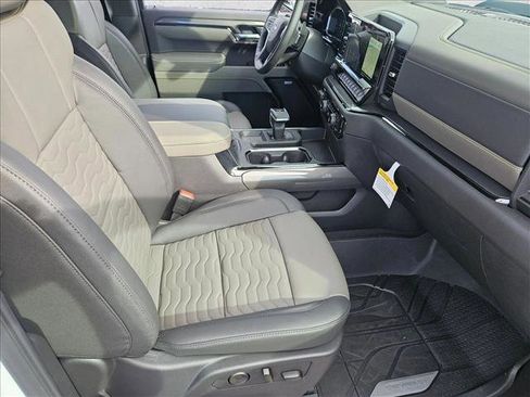 New 2026 Chevrolet Silverado 1500 ZR2 image 16