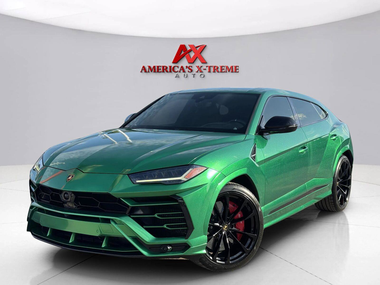 Used 2021 Lamborghini Urus AWD/4WD image 1