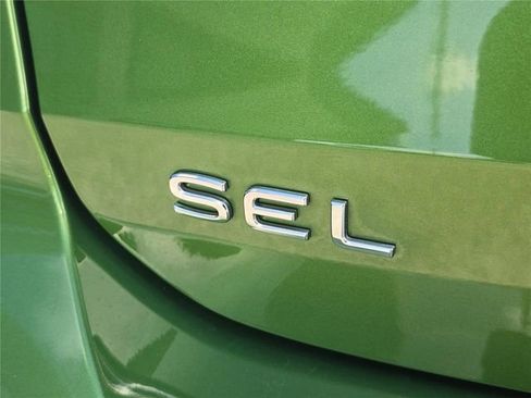 Used 2025 Volkswagen Taos SEL image 6