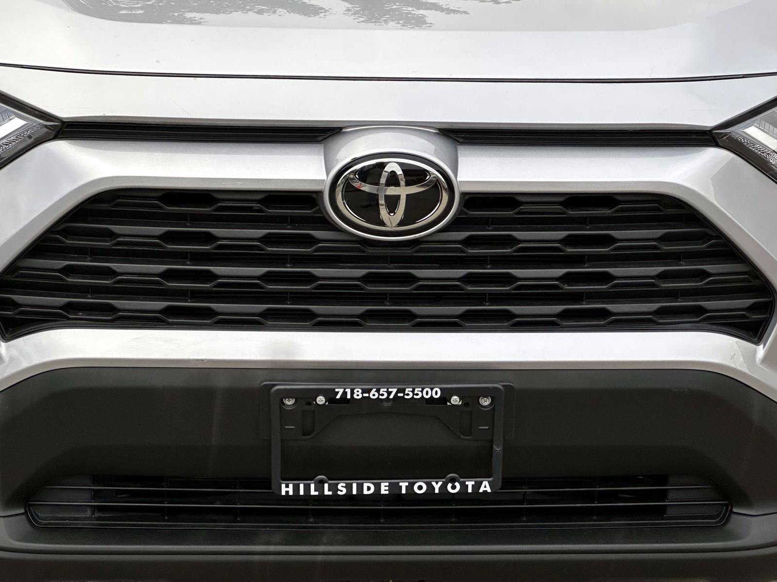 Certified 2023 Toyota RAV4 LE AWD/4WD image 6