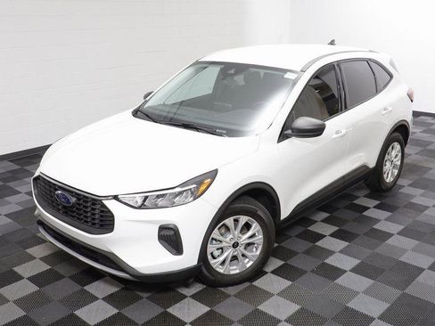 Used 2025 Ford Escape Active image 2