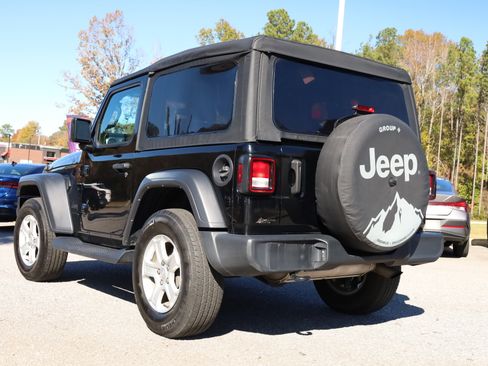 Used 2023 Jeep Wrangler Sport S image 3