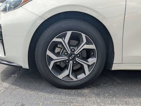 Used 2020 Kia Forte LXS FWD image 7