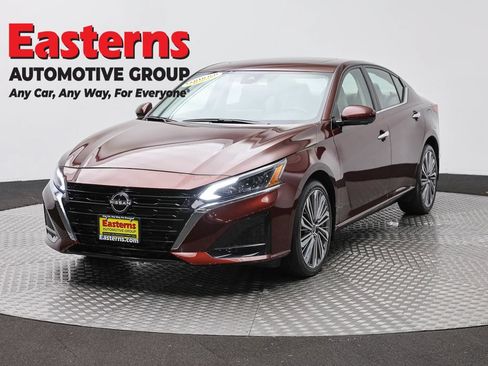Used 2024 Nissan Altima 2.5 SL AWD/4WD image 1