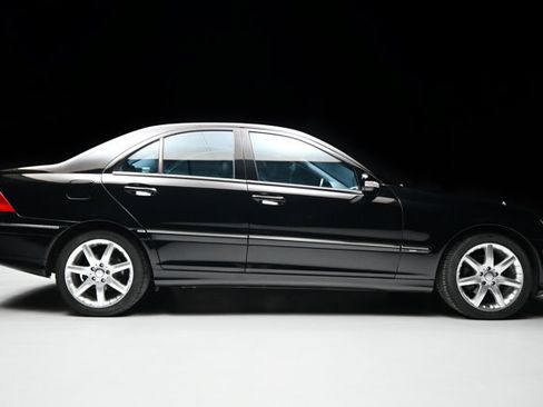Used 2003 Mercedes-Benz C 230 Sedan image 24
