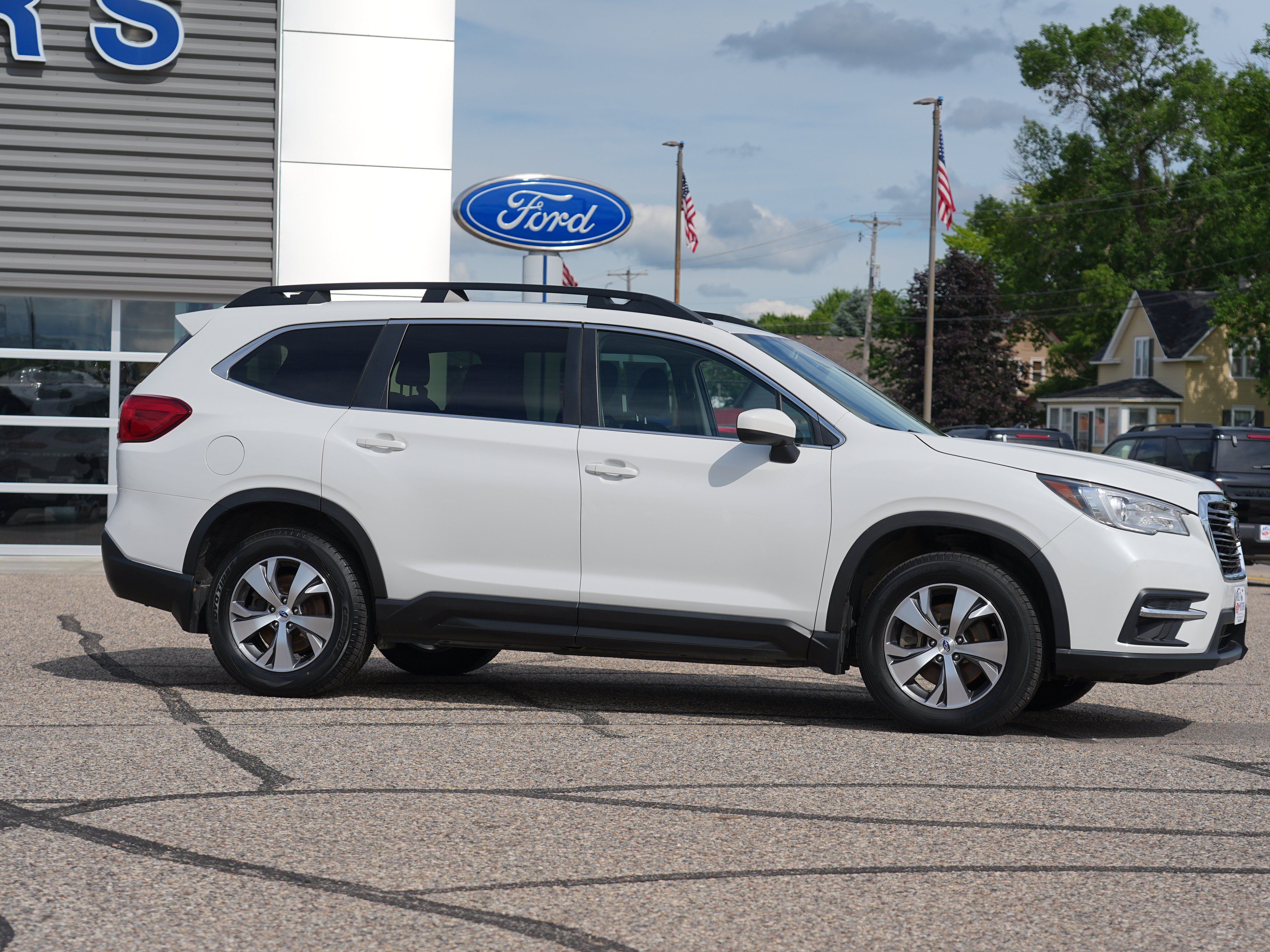 Used 2021 Subaru Ascent Premium w/ Convenience Package AWD/4WD image 2