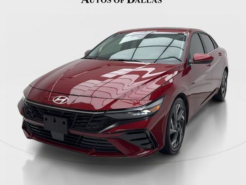 Used 2025 Hyundai Elantra SEL FWD image 4