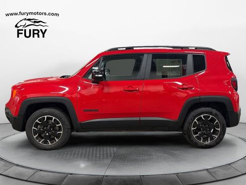 Used 2023 Jeep Renegade Latitude AWD/4WD image 6