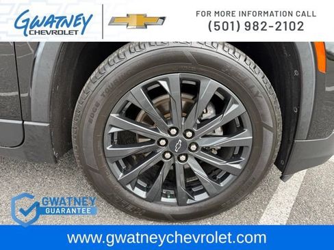 Used 2023 Chevrolet Traverse RS FWD image 11