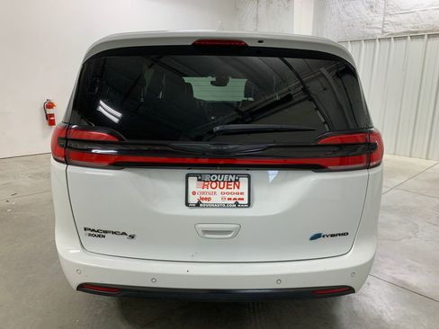Used 2022 Chrysler Pacifica Limited w/ S Appearance Package image 27