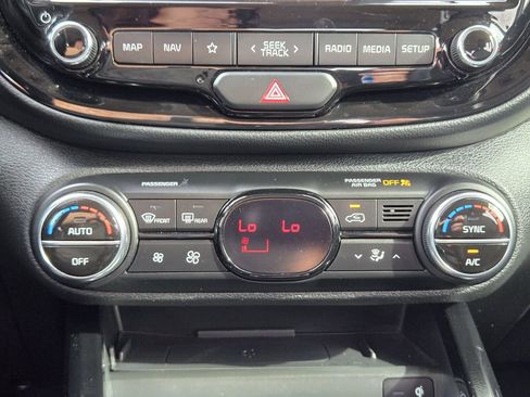Certified 2022 Kia Soul Turbo FWD image 17