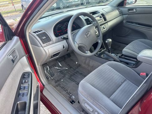 Used 2005 Toyota Camry LE FWD image 5
