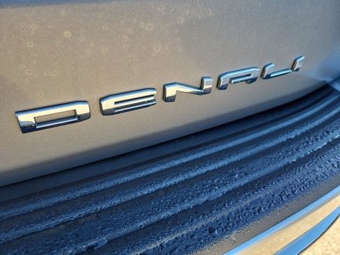 Used 2023 GMC Yukon Denali Ultimate image 13