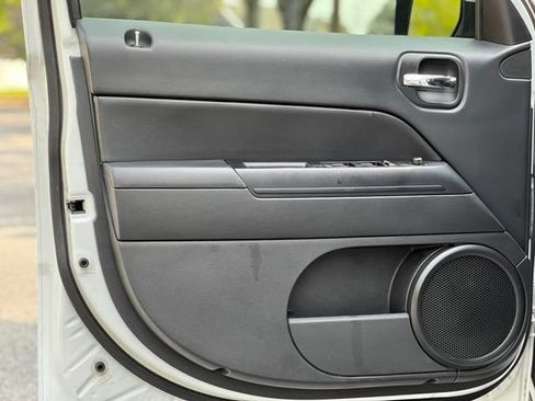Used 2015 Jeep Patriot Sport w/ Power Value Group FWD image 10