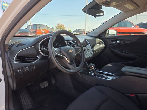 Used 2023 Chevrolet Malibu LT FWD image 12