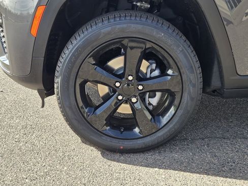New 2026 Jeep Grand Cherokee Limited w/ Limited Altitude Package AWD/4WD image 7