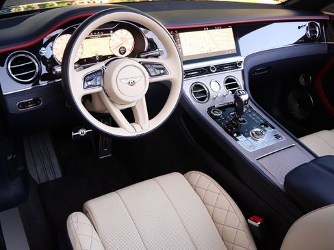 Used 2022 Bentley Continental GT image 17