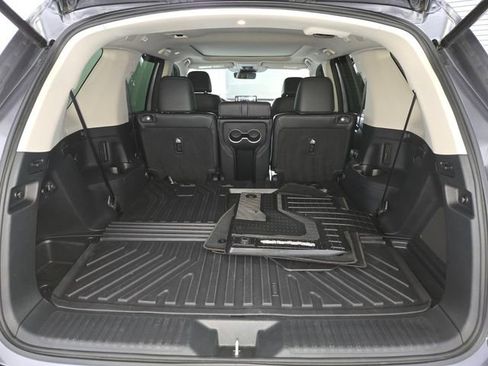 Used 2025 Honda Pilot Touring image 21