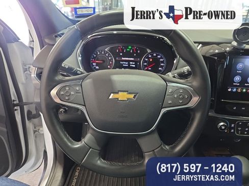 Used 2023 Chevrolet Traverse LT image 13