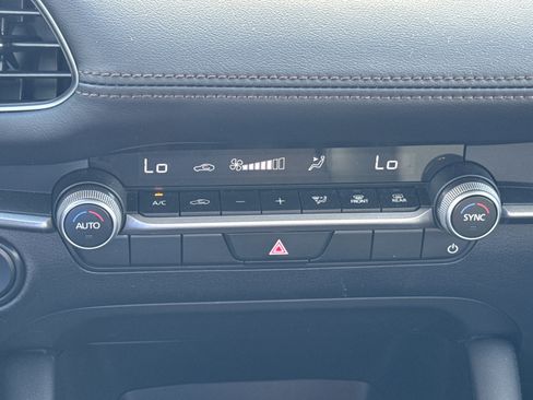 Used 2024 MAZDA MAZDA3 s image 20