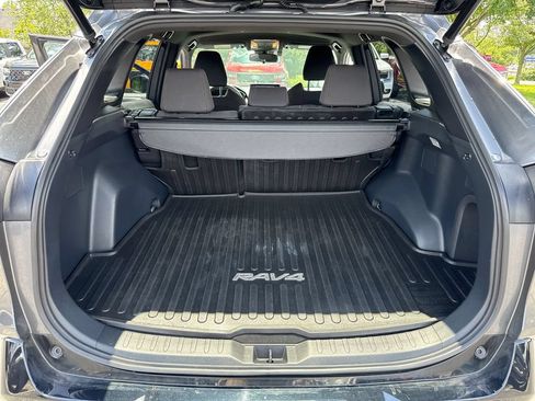 Used 2021 Toyota RAV4 SE AWD/4WD image 23