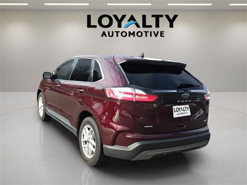 Used 2024 Ford Edge SEL image 3