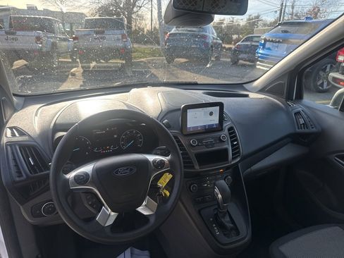 Used 2022 Ford Transit Connect XL image 9