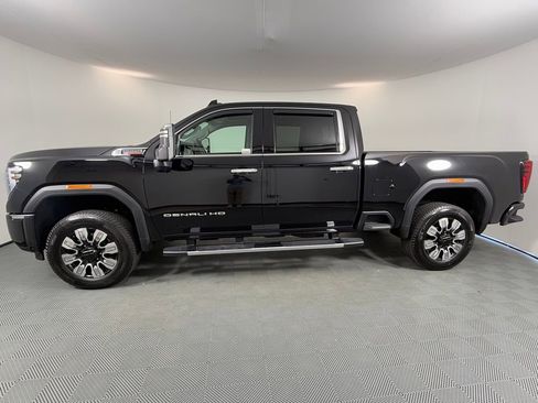 Used 2024 GMC Sierra 2500 Denali w/ Denali Reserve Package image 2