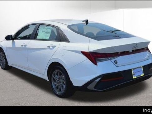 Used 2025 Hyundai Elantra Hybrid FWD image 60
