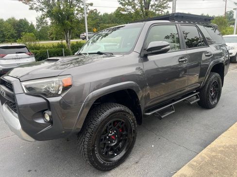 Used 2018 Toyota 4Runner TRD Off-Road Premium AWD/4WD image 3