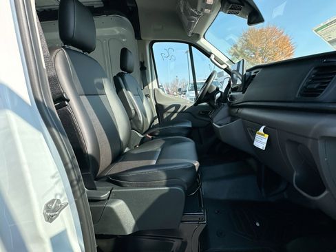 New 2026 Ford Transit 250 148 Medium Roof image 34