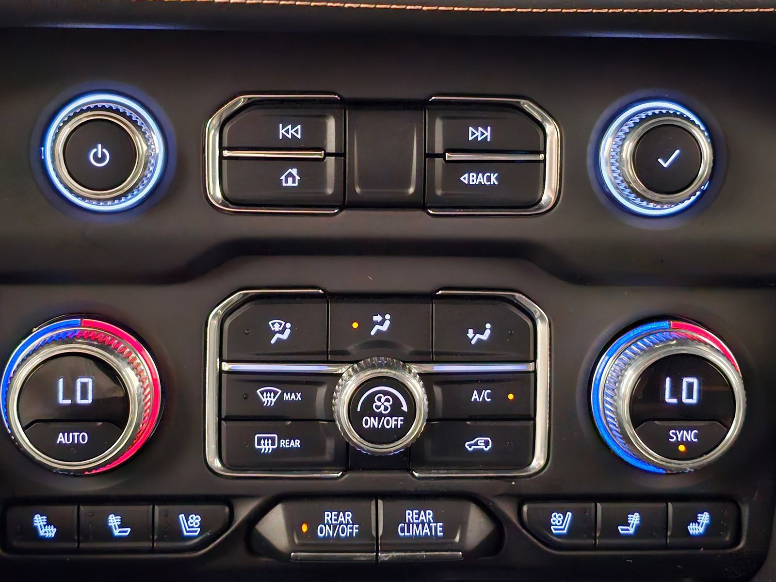 Used 2021 GMC Yukon AT4 w/ Rear Media and Nav Package AWD/4WD image 14