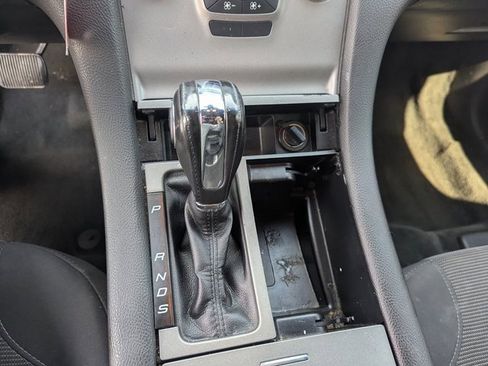 Used 2016 Ford Taurus SEL image 14