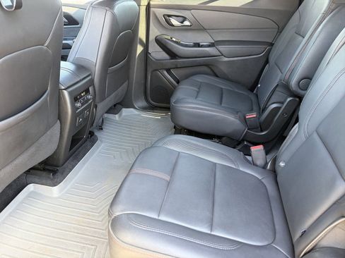 Used 2023 Chevrolet Traverse RS AWD/4WD image 18