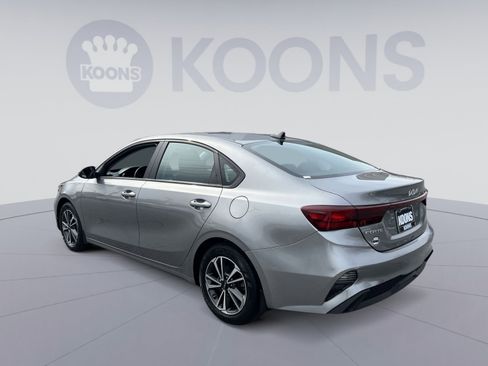 Used 2023 Kia Forte LXS w/ LXS Technology Package image 4
