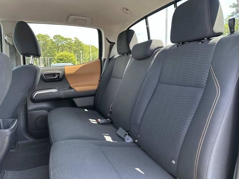 Used 2019 Toyota Tacoma SR5 RWD image 15