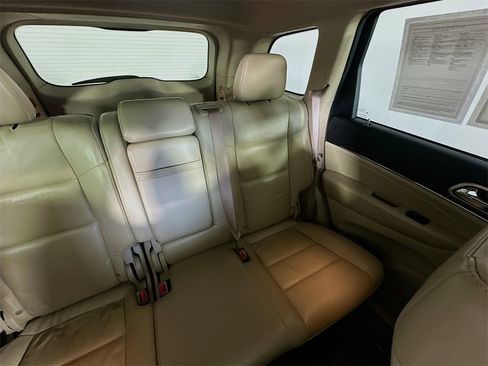 Used 2017 Jeep Grand Cherokee Limited image 14