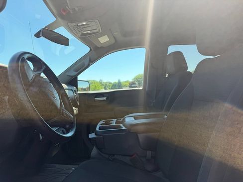 Used 2019 Chevrolet Silverado 1500 Custom w/ Custom Value Package AWD/4WD image 10