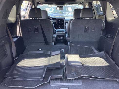 New 2025 GMC Acadia Denali w/ LPO, Floor Liner Package AWD/4WD image 23