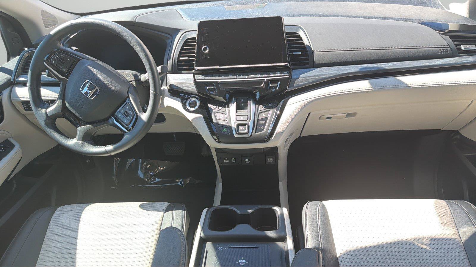 Used 2025 Honda Odyssey Elite image 17