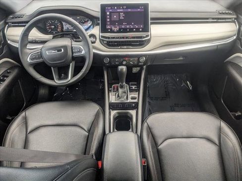 Used 2024 Jeep Compass Limited image 16