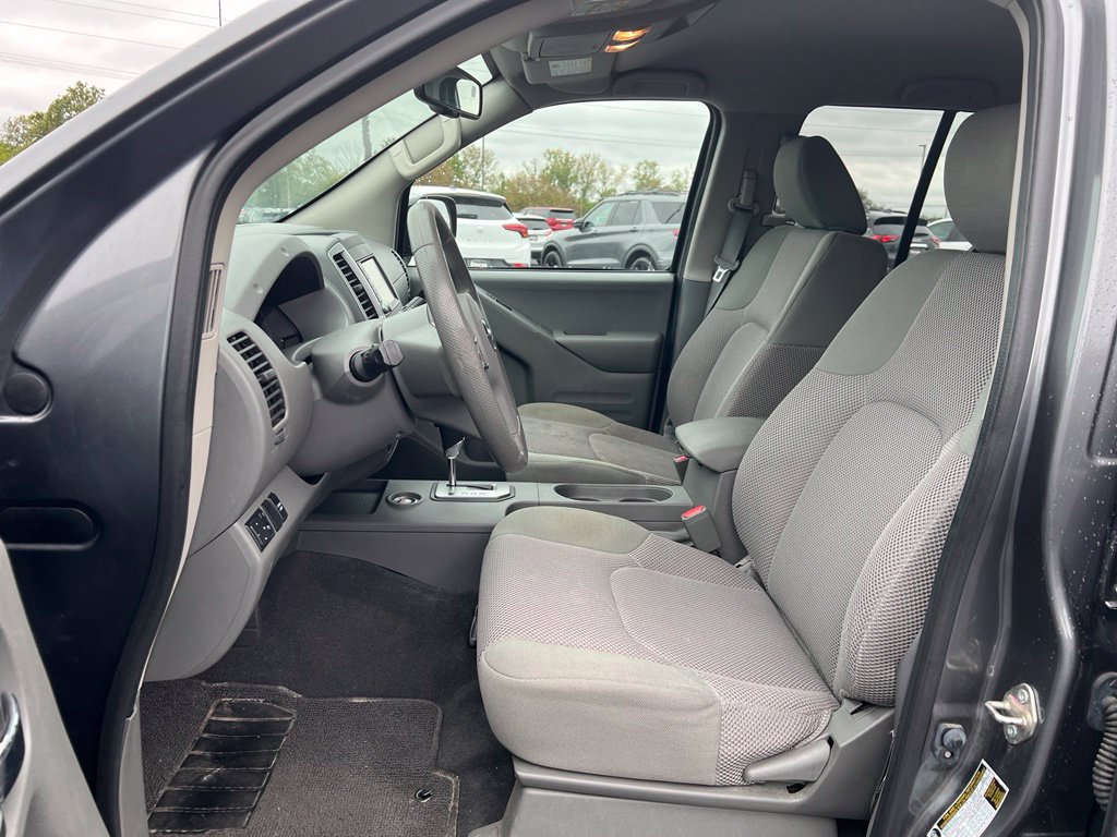 Used 2020 Nissan Frontier SV w/ Midnight Edition Floor Mats RWD image 8