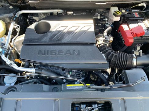 Used 2025 Nissan Rogue SV image 34