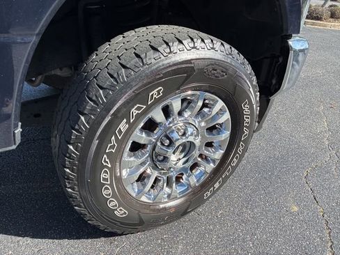 Used 2022 Ford F250 XLT w/ XLT Premium Package image 17