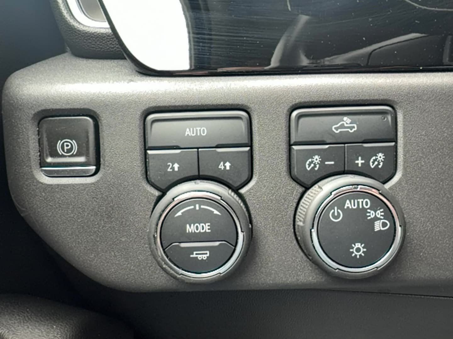 Used 2023 Chevrolet Silverado 1500 LT AWD/4WD image 19
