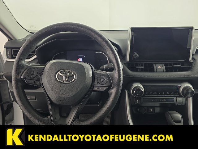 Used 2025 Toyota RAV4 XLE AWD/4WD image 12