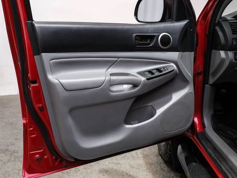 Used 2014 Toyota Tacoma PreRunner w/ SR5 Package RWD image 40