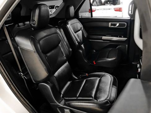 Used 2020 Ford Explorer XLT w/ Equipment Group 202A RWD image 50