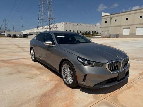 Used 2024 BMW 530i xDrive w/ Premium Package image 2